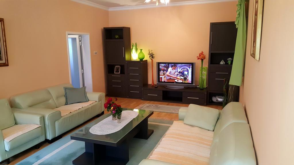 Apartment Andric 2 トレビニエ エクステリア 写真